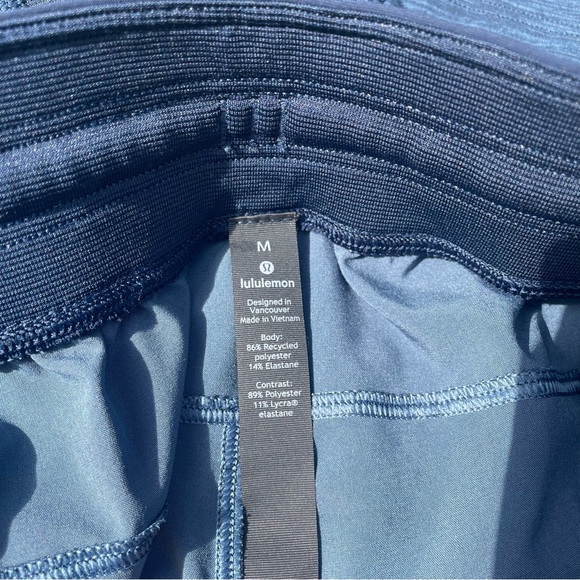 Lululemon T.H.E 7” linerless shorts Size M Heathered Blue - Picture 7 of 9